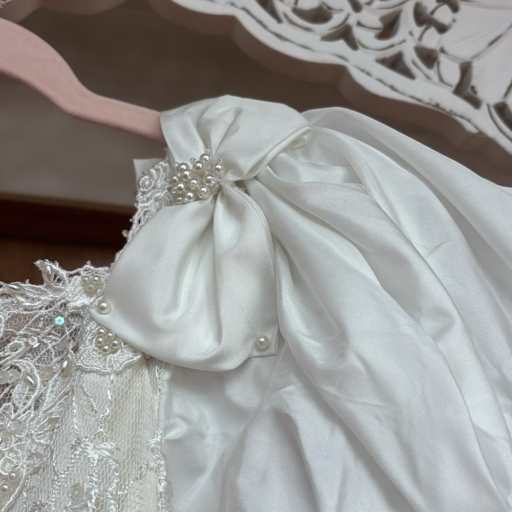 Vintage 80’s Wedding Dress lace and heart bow accents - Picture 6 of 16